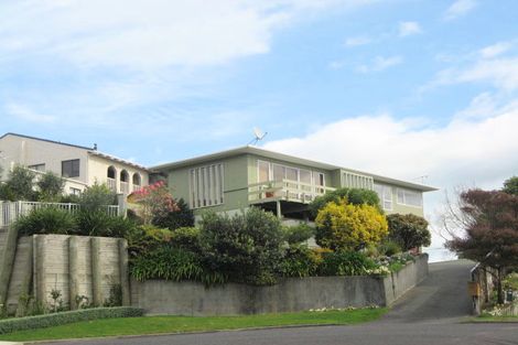 Photo of property in 15 Cabot Place, Frankleigh Park, New Plymouth, 4310