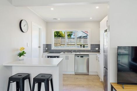 Photo of property in 30a Toru Road, Paraparaumu Beach, Paraparaumu, 5032