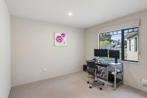 Photo of property in 16 Rifleman Lane, Paraparaumu Beach, Paraparaumu, 5032