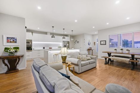 Photo of property in 37 Pohutukawa Parade, Riverhead, 0820