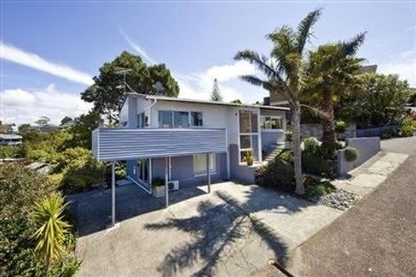 Photo of property in 6 Shearwater Rise, Rothesay Bay, Auckland, 0630