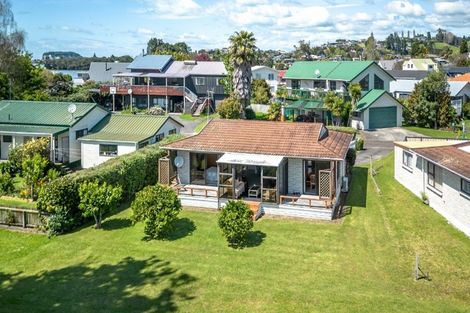 Photo of property in 123b Everitt Crescent, Whangamata, 3620