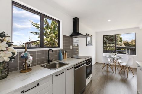 Photo of property in 2/39 Taitimu Drive, Weymouth, Auckland, 2103