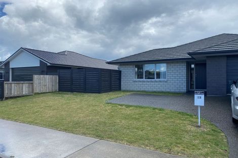 Photo of property in 41 Butterworth Crescent, Papamoa Beach, Papamoa, 3118