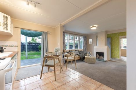 Photo of property in 12 Beaubank Road, Kelston, Auckland, 0602