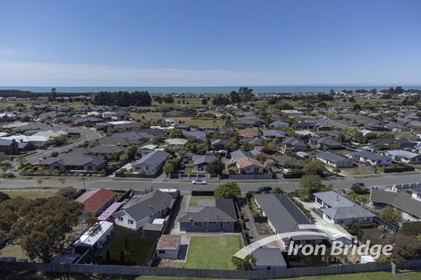 Photo of property in 33 Lamorna Road, Parklands, Christchurch, 8083