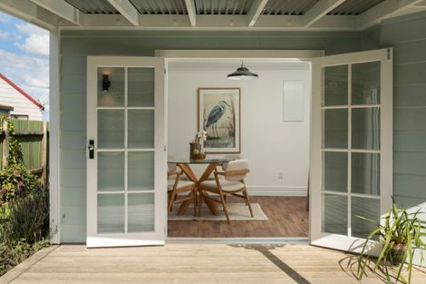 Photo of property in 18 Silverton Road, Waihi, 3610