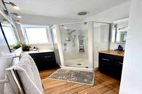 Photo of property in 3 Alma Street, Te Atatu South, Auckland, 0610