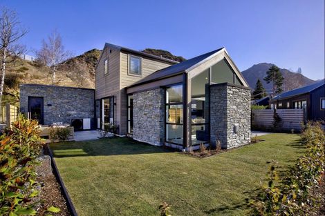 Photo of property in 9b Caernarvon Street, Arrowtown, 9302