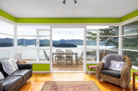 Photo of property in 38 Bayview Road, Charteris Bay, Governors Bay, 8971