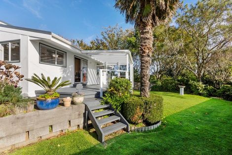 Photo of property in 24a Saint Ives Grove, Whalers Gate, New Plymouth, 4310