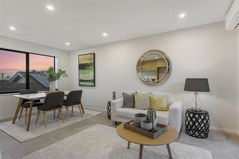 Photo of property in 28e Walker Road, Point Chevalier, Auckland, 1022