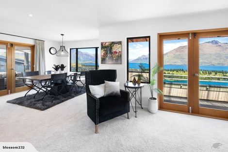 Photo of property in 5a Bolton Lane, Queenstown, 9300