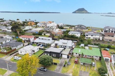 Photo of property in 35 Ngatai Road, Otumoetai, Tauranga, 3110
