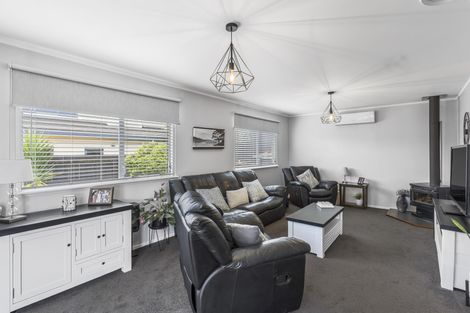 Photo of property in 61 Robbies Road, Shelly Park, Auckland, 2014