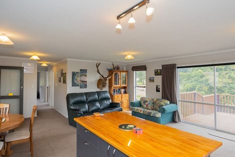 Photo of property in 1 Hollyburn Road, Hampden, 9410