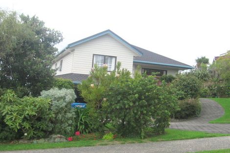 Photo of property in 16 Jacaranda Grove, Maungaraki, Lower Hutt, 5010
