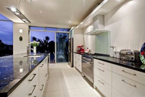 Photo of property in 7 Rangi Avenue, Schnapper Rock, Auckland, 0632