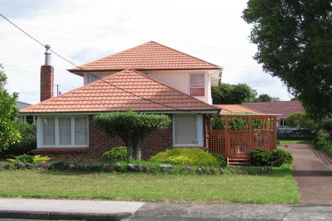 Photo of property in 32 Vera Road, Te Atatu South, Auckland, 0610