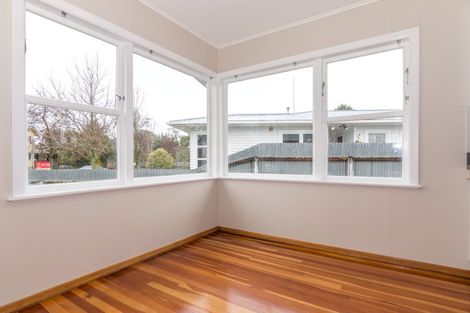 Photo of property in 10 Catlins Crescent, Milson, Palmerston North, 4414