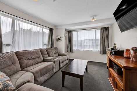 Photo of property in 9 Hughson Place, Opunake, 4616