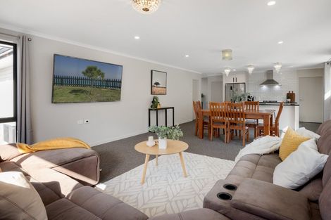 Photo of property in 14 Raynor Crescent, Pyes Pa, Tauranga, 3112