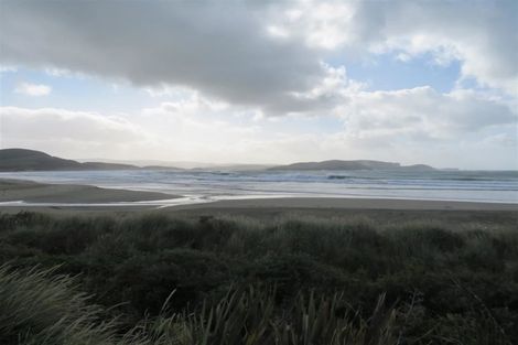 Photo of property in 493 Waikawa-curio Bay Road, Curio Bay, Tokanui, 9884