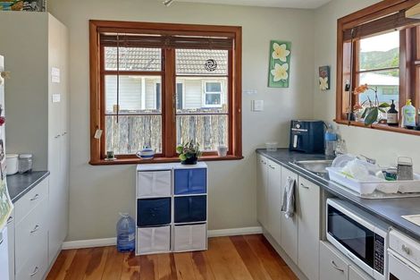 Photo of property in 8 Atiawa Crescent, Waiwhetu, Lower Hutt, 5010