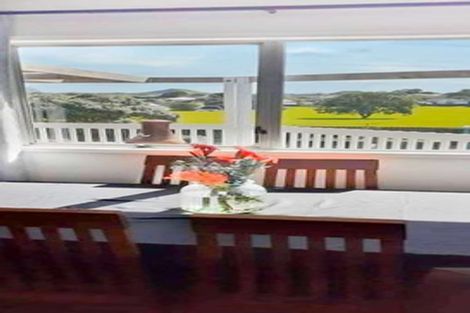 Photo of property in 14 Balwyn Place, Clendon Park, Auckland, 2103