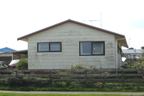Photo of property in 110 Hinau Street, Castlecliff, Whanganui, 4501