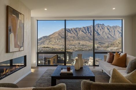 Photo of property in 79 Middleton Road, Queenstown Hill, Queenstown, 9300