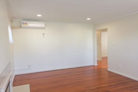 Photo of property in 216 Te Atatu Road, Te Atatu South, Auckland, 0610
