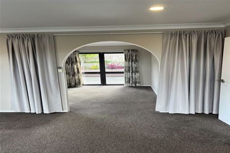 Photo of property in 2/25 Nicholas Road, Somerville, Auckland, 2014