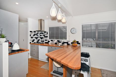 Photo of property in 10 Parkland Crescent, Terrace End, Palmerston North, 4410