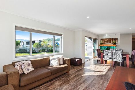 Photo of property in 10 Gallipoli Place, Paraparaumu, 5032
