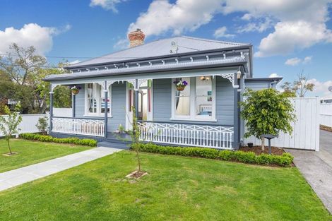 Photo of property in 25 Balmain Road, Birkenhead, Auckland, 0626