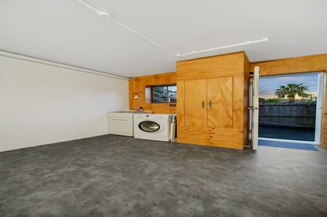 Photo of property in 18b Devon Road, Bucklands Beach, Auckland, 2012