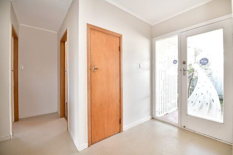 Photo of property in 11a Springs Road, Parakai, 0830