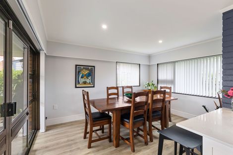 Photo of property in 55 Rhodes Drive, Kelvin Grove, Palmerston North, 4414