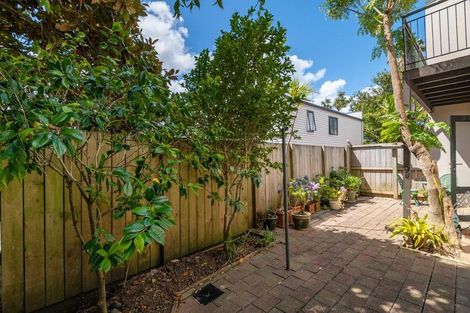 Photo of property in 1/26 Pannill Place, Oteha, Auckland, 0632
