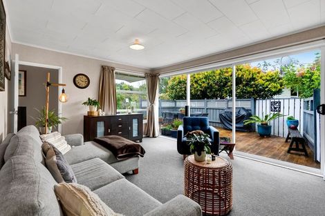 Photo of property in 19 Rossiter Crescent, Lynmouth, New Plymouth, 4310