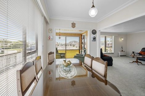 Photo of property in 230 Mangorei Road, Merrilands, New Plymouth, 4312