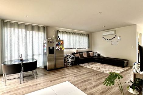 Photo of property in 11c Mandarin Place, Half Moon Bay, Auckland, 2012