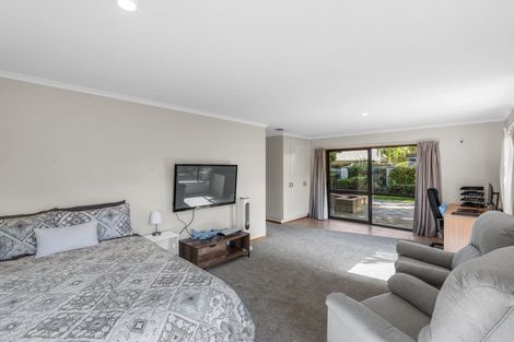 Photo of property in 18 Sunbeam Place, Halswell, Christchurch, 8025