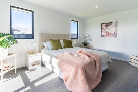 Photo of property in 36 Stratford Drive, Mount Pisa, Cromwell, 9383