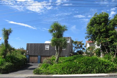 Photo of property in 917 Beach Road, Waiake, Auckland, 0630