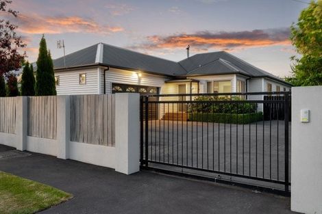 Photo of property in 40 Pitcairn Crescent, Bryndwr, Christchurch, 8053