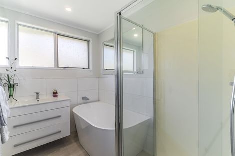 Photo of property in 11 Mercury Way, Whitby, Porirua, 5024