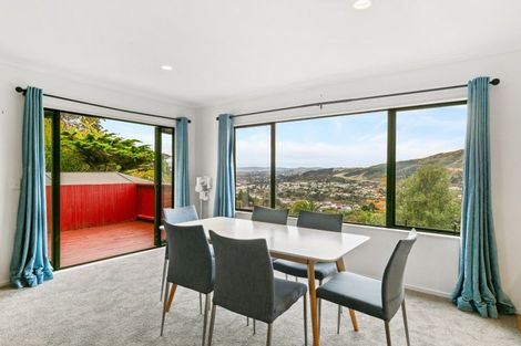 Photo of property in 5a Bishops Glen, Tawa, Wellington, 5028