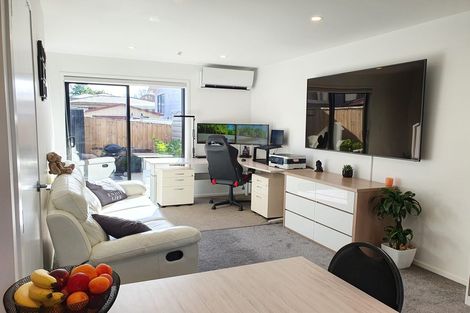 Photo of property in 4/45 Vera Road, Te Atatu South, Auckland, 0610